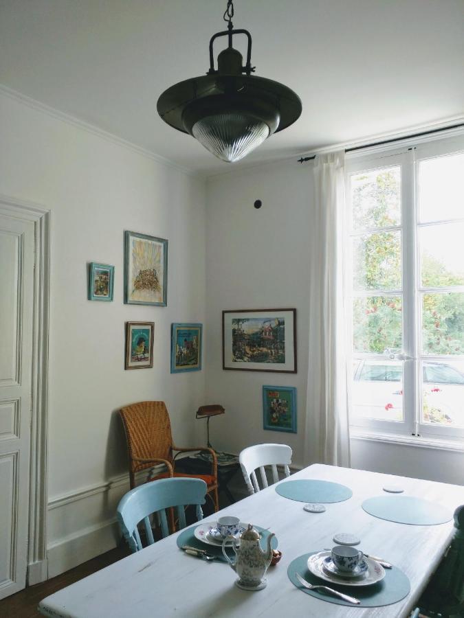 Bed and Breakfast Quai Des Fleurs Saint-Savinien Экстерьер фото